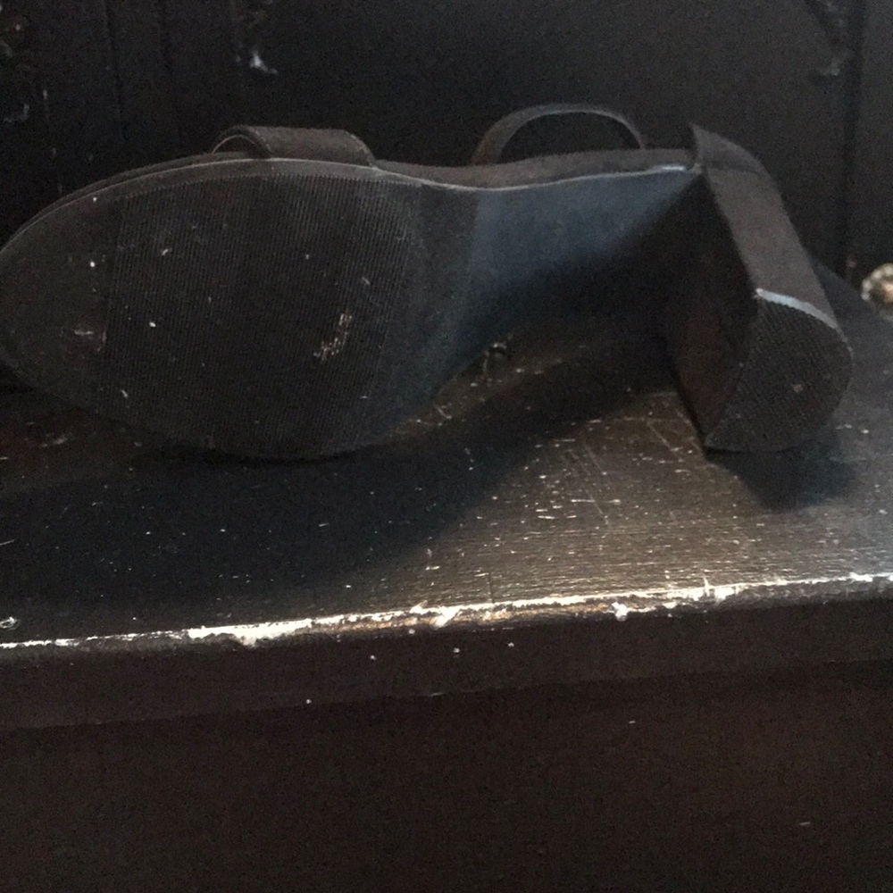 Black Heels - Picture 3 of 5